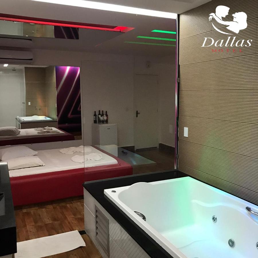 Dallas Motel Valparaiso de Goias Kültér fotó