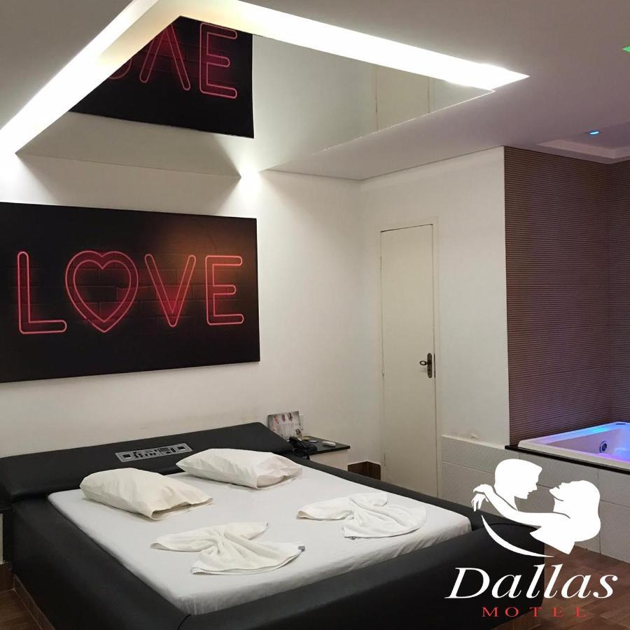 Dallas Motel Valparaiso de Goias Kültér fotó